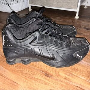 Nike Shox Men's Black size 10